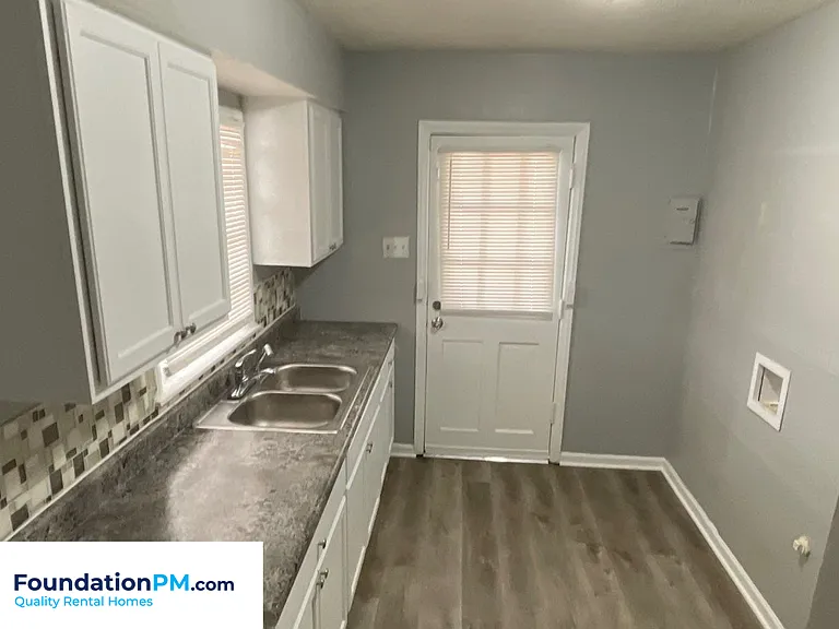 3076 Signal St — Photo 3