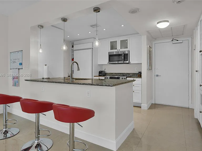 10275 Collins Ave #315 — Photo 7