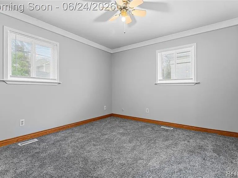 323 N Campbell Rd — Photo 13