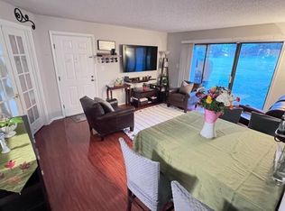 25 Crabapple Ln #211, Franklin Park, NJ 08823