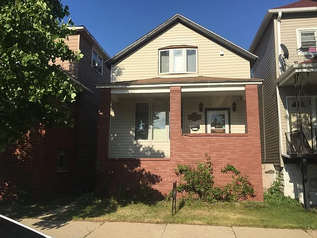 10635 S Avenue M photo 1