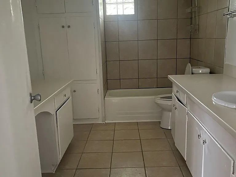 12470 FM 314 N — Photo 9