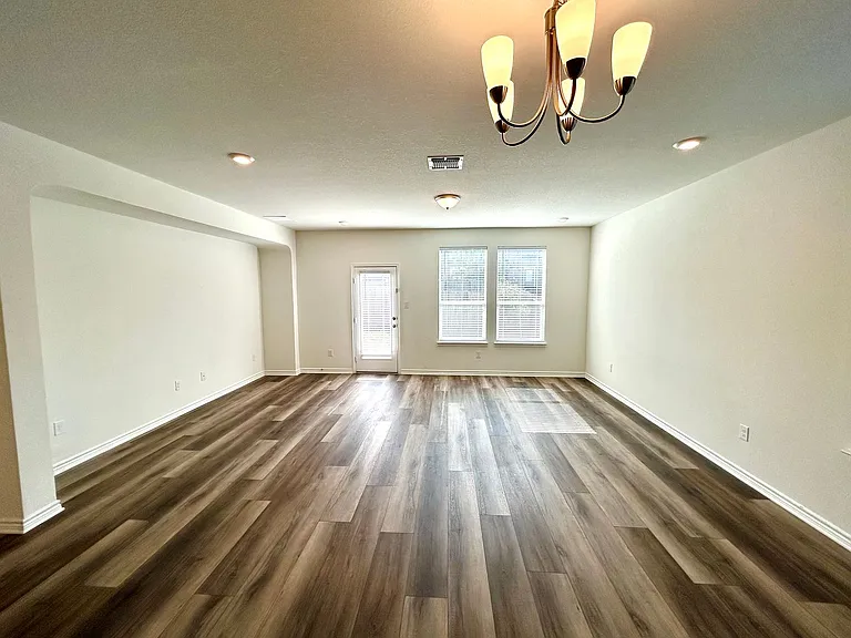 15352 Electra Cir — Photo 7