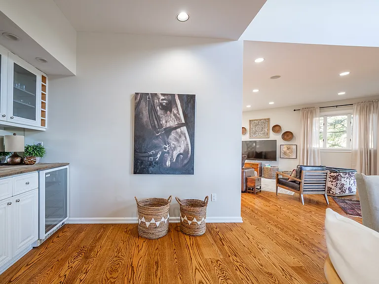 20 Shore Rd — Photo 37
