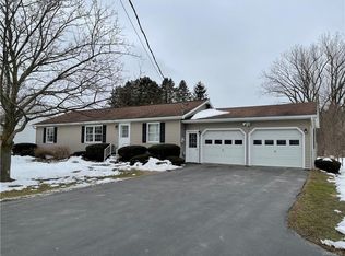 7520 S Pearl Rd, Oakfield, NY 14125