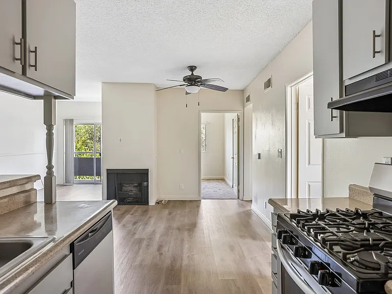 8541 Foothill Blvd., Sunland — Photo 41