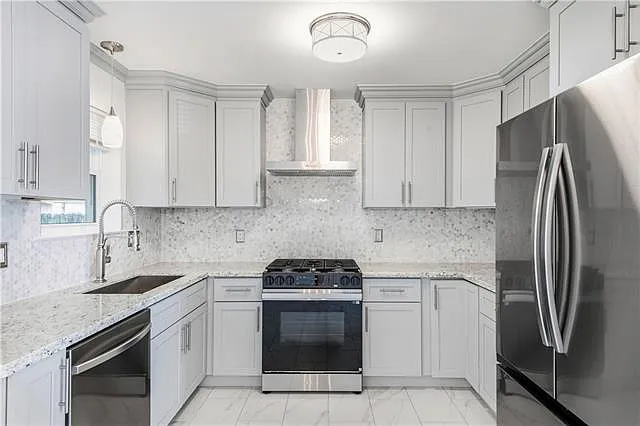 1509 Taft Park — Photo 6