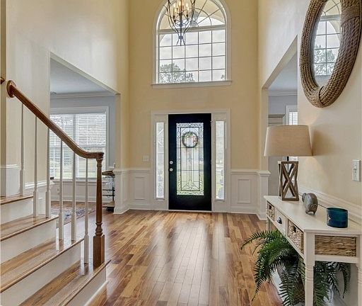 3rd image of 445 Kingston Circle