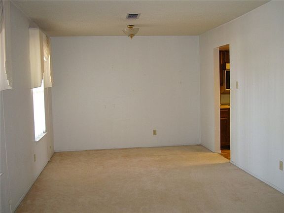 4th image of 2059 Ocean Side Dr