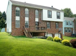 132 Edgemeade Dr, Monroeville, PA 15146