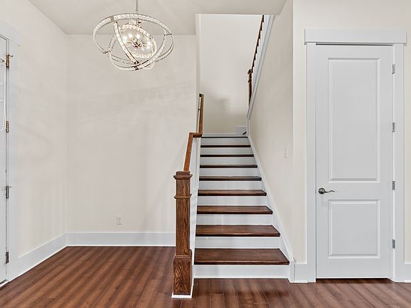 5th image of 1820 Lanceford Ct