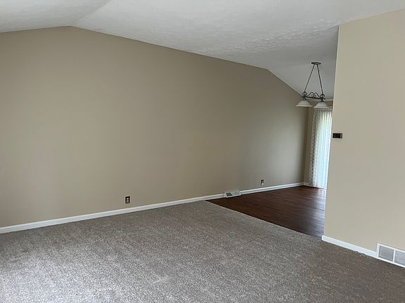 5th image of 23541 Sharon Dr