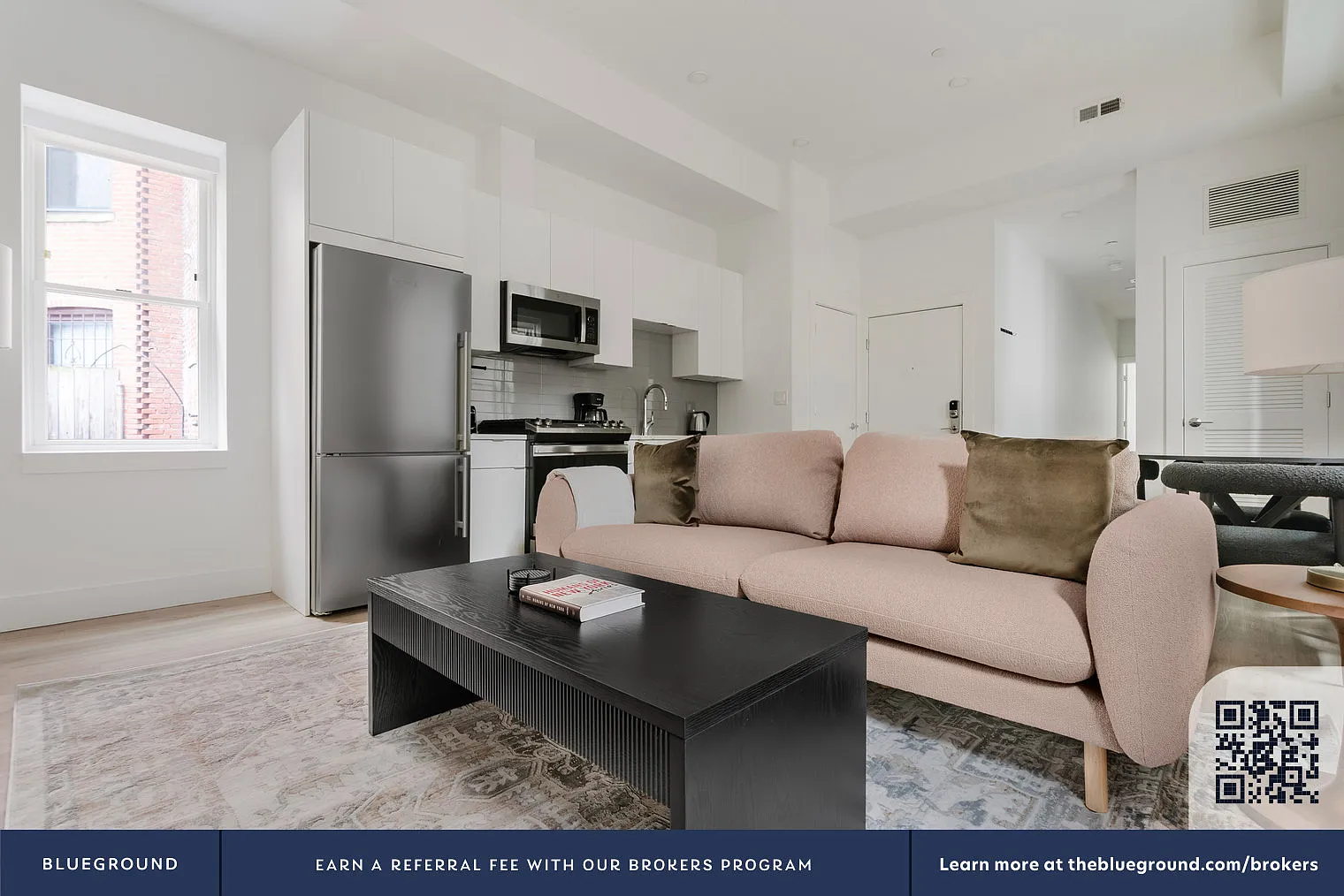 2 bed, 1.0 bath, 901 sqft, $4,170 — Photo 3