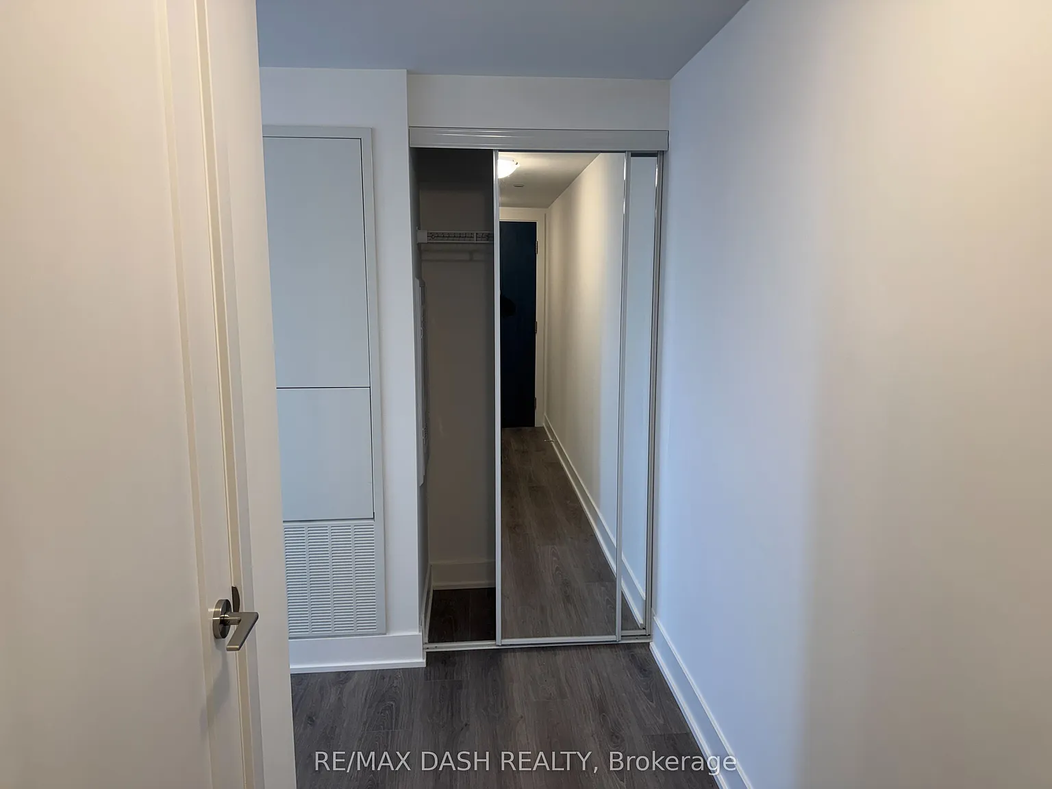 3 bed, $2,835 — Photo 3
