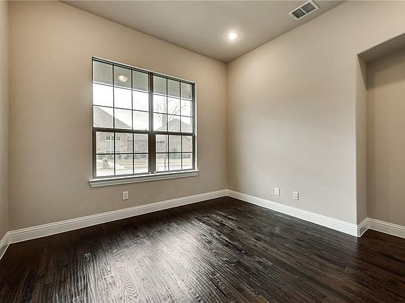 4th image of 3347 Meadowside Dr