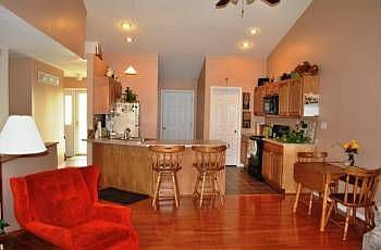 4th image of 30B Auburn Ct
