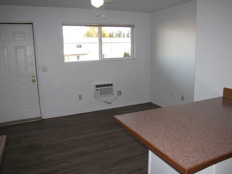 2003 N Walnut St #1 — Photo 5