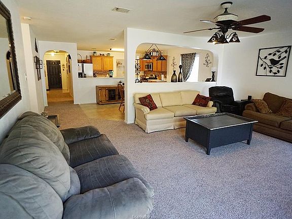 5th image of 15115 Faircrest Dr