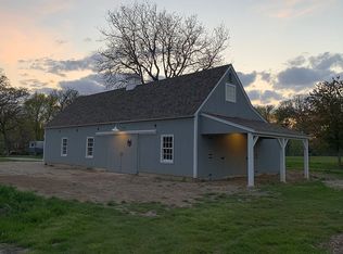 2S721 Horseshoe Dr, Batavia, IL 60510
