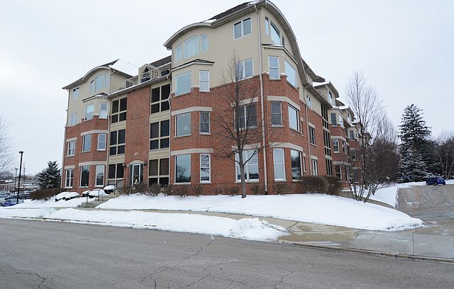 1st image of 100 N River Ln Unit 304