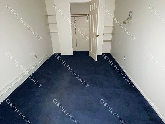 5th image of 910 N Van Buren St #Townhouse