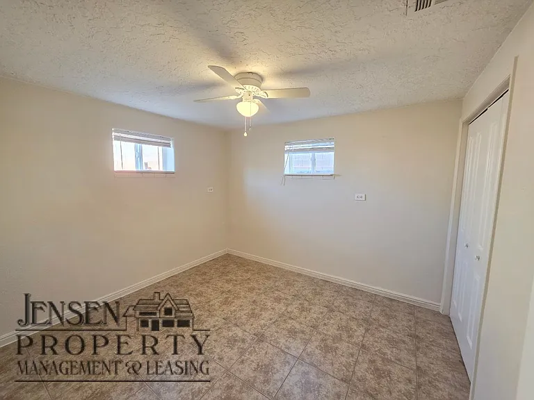 461 Diagonal St — Photo 15