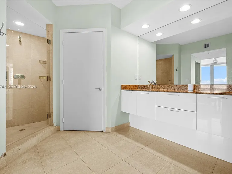 400 Alton Rd #907 — Photo 15