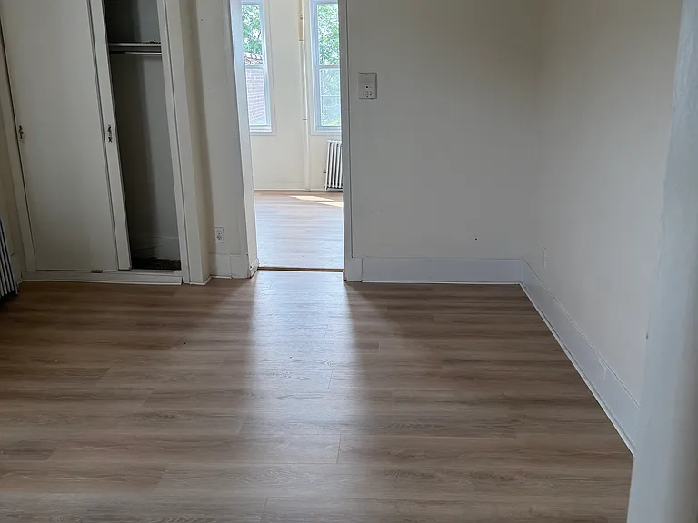 901 Summit Ave #1 — Photo 6