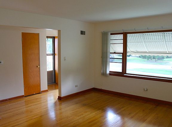 2nd image of 415 S Bonnie Brae Ave