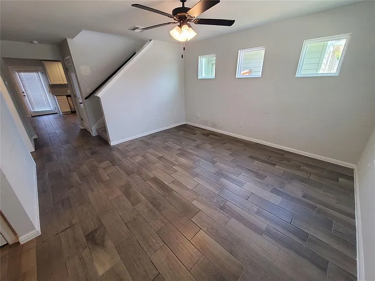 1158 Esplanade Pkwy — Photo 3