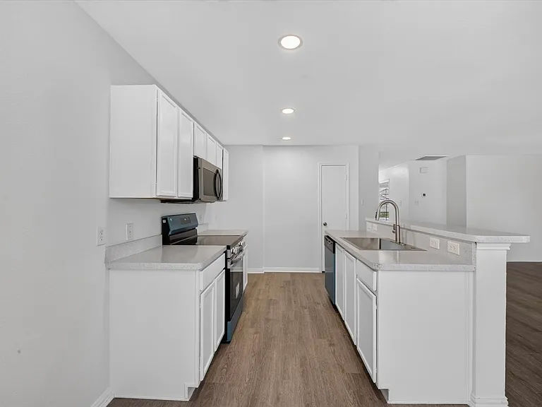 9605 Woodrow Wilson Dr — Photo 5
