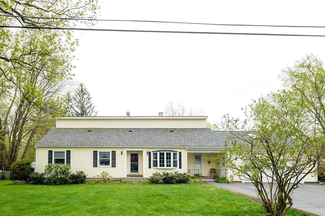 4 Spruce St — Photo 1