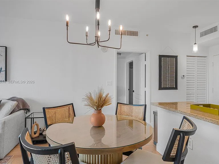 500 NE 29th St #706 — Photo 10
