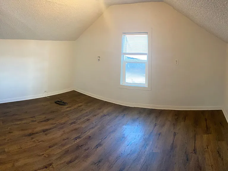2439 Homedale Rd — Photo 22