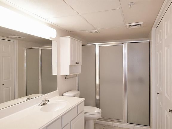 5th image of 2815 Kings Crossing Dr APT 201