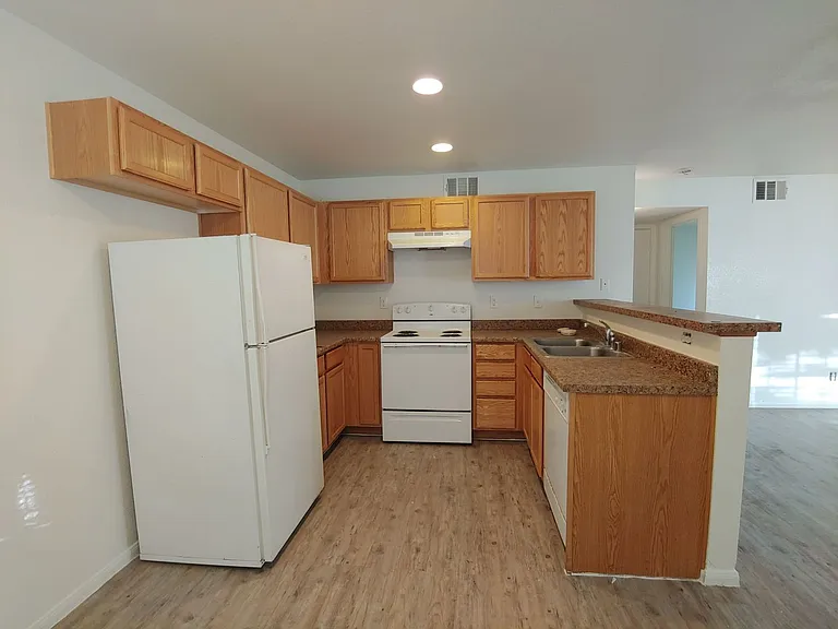 1884 Nebula Dr — Photo 2