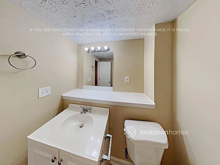 4611 Pine Harbor Ct NE — Photo 20
