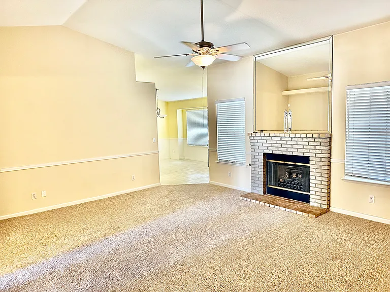 5811 W Fremont Ave — Photo 5