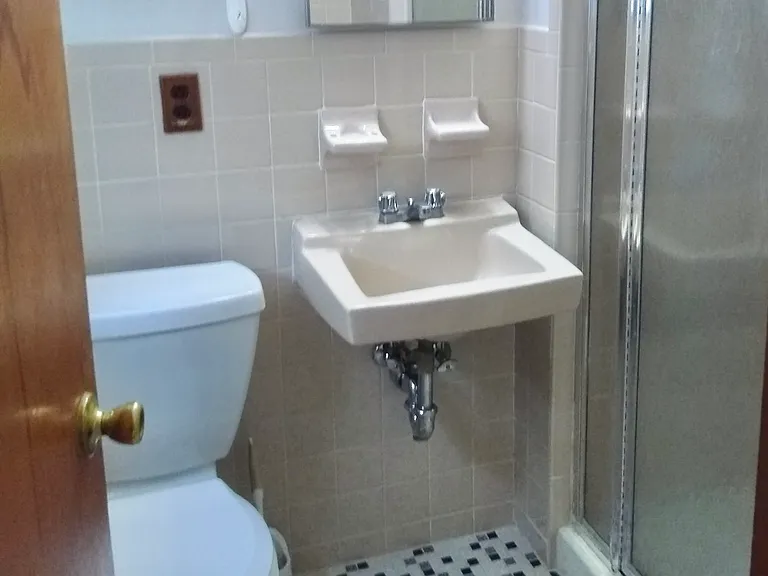 3 Franklin Ave #1 — Photo 6