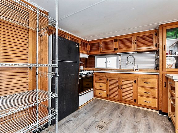 4th image of 200 North St Lot 35B