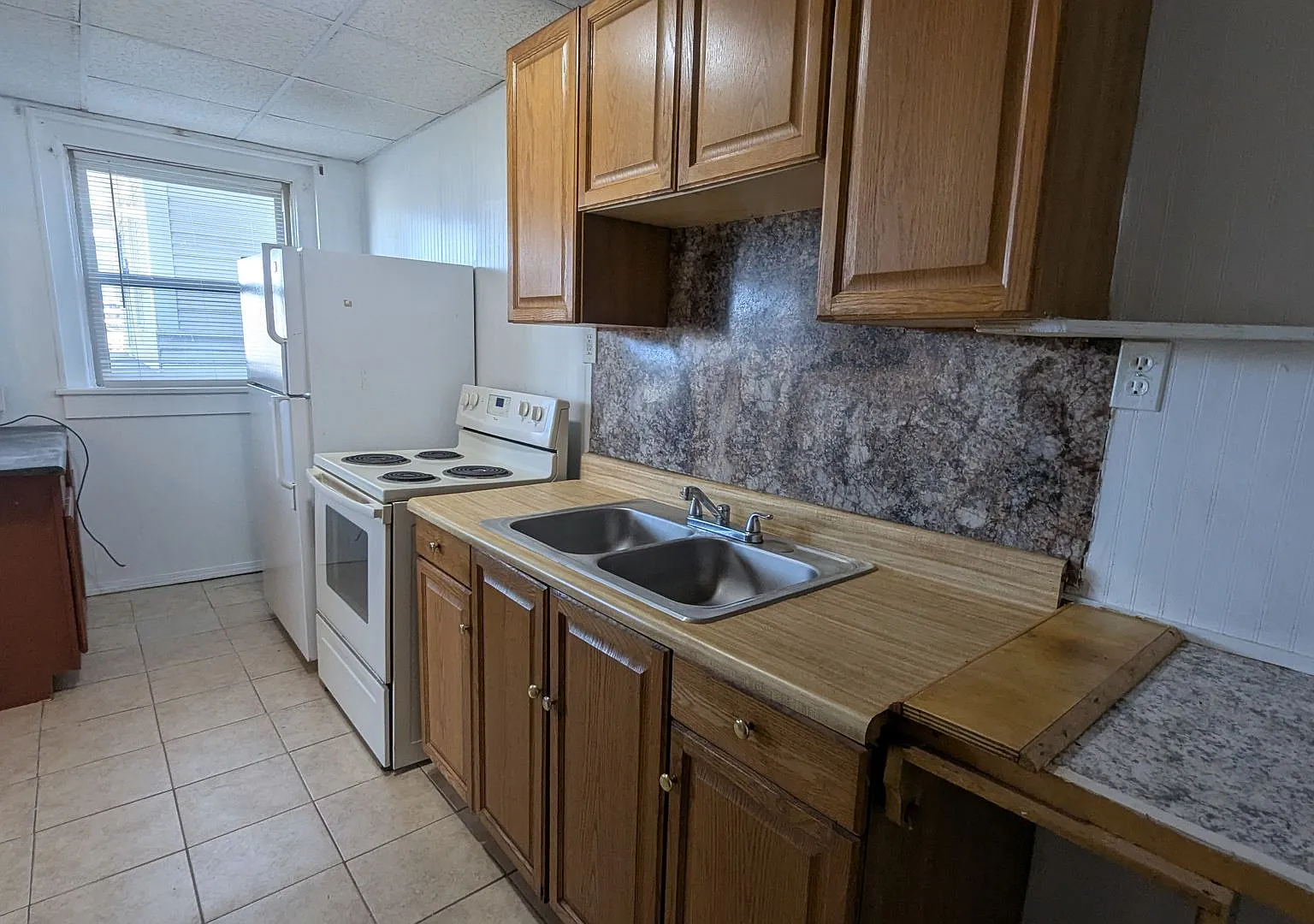 1 Bed, 1 Bath Affordable Apartment - Minutes From PSU — Photo 4
