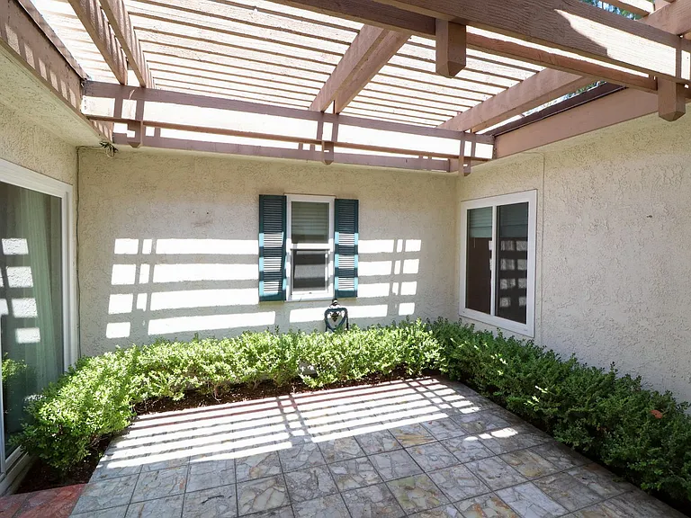 1050 Pacifica Dr — Photo 48