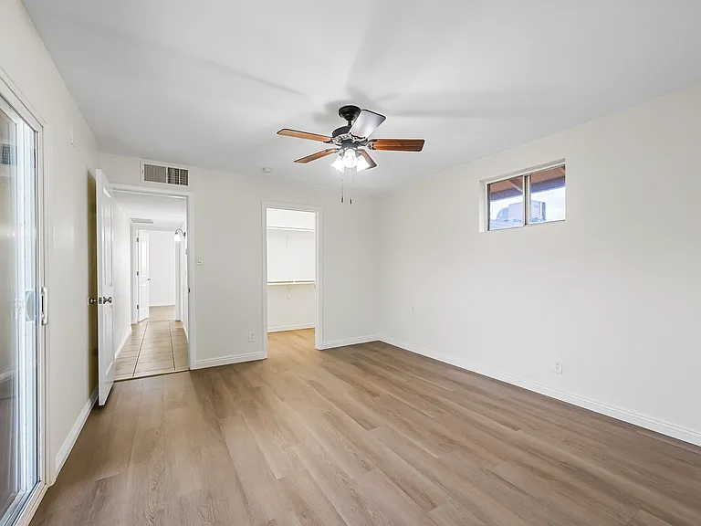 5924 W Seldon Ln — Photo 19