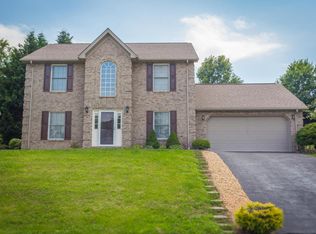 1721 Warner Pl, Vinton, VA 24179