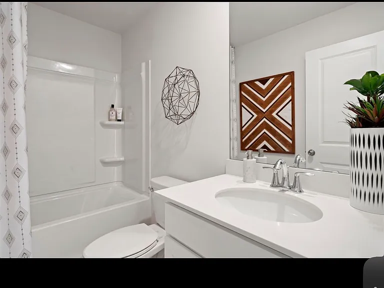 413 Pine St #413 — Photo 1