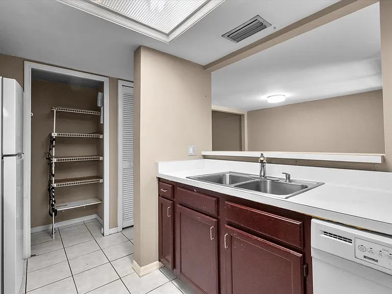 5864 SW 8th Pl — Photo 9