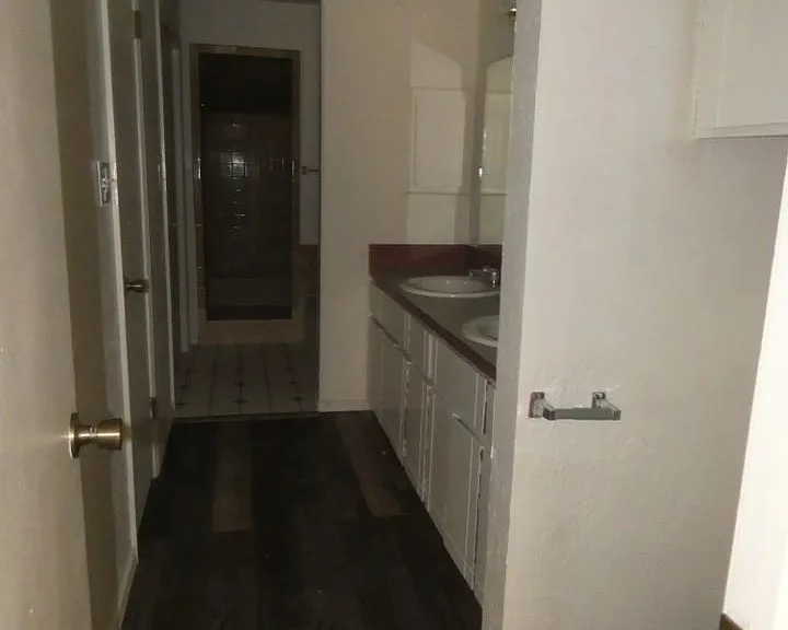 2905 NE Tortoise Dr #D — Photo 10