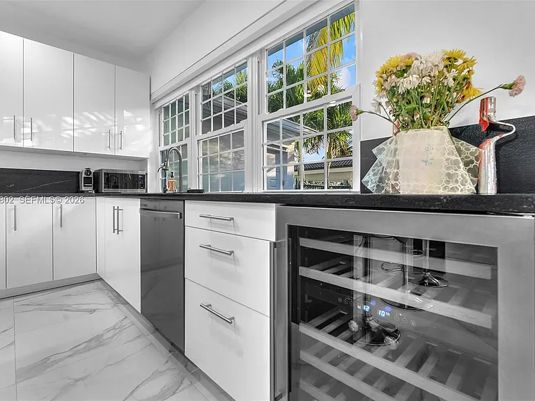 1235 NE 88th St — Photo 38