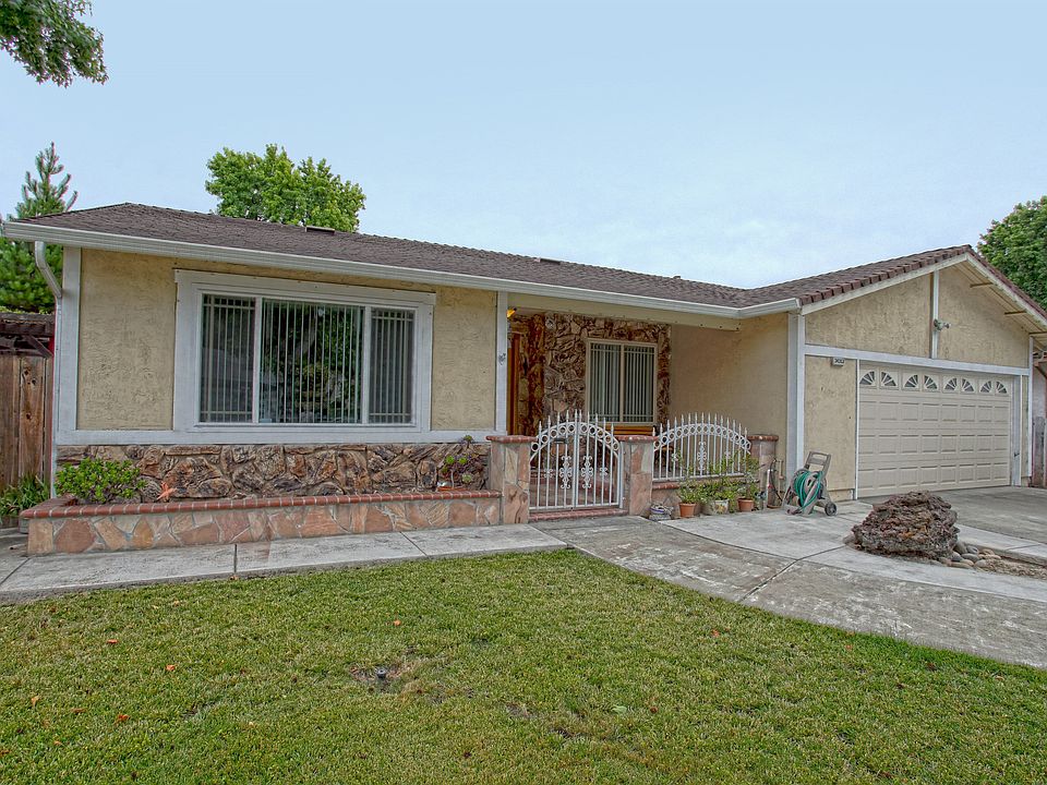 1st image of 34353 Corum Ct