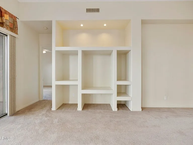 9514 E Cavalry Dr — Photo 15
